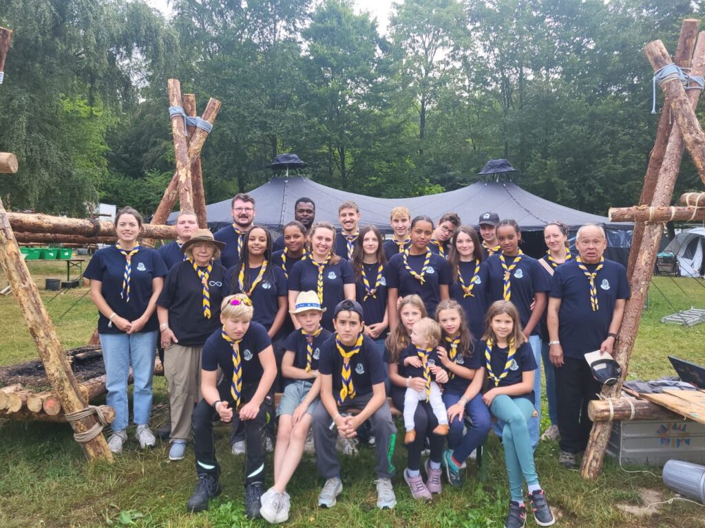Gruppenbild unseres Stammes im Camp